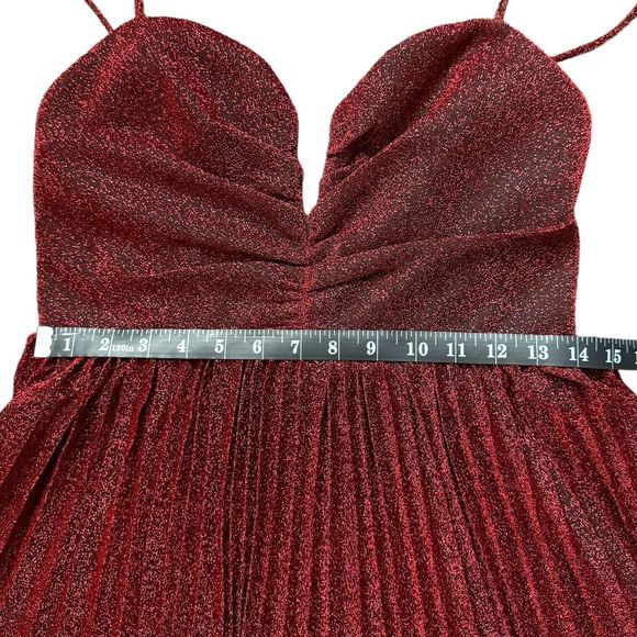 New NWTLulu’s Medium Shine Tonight Red Sparkly Pleated Skater Dress Notch Neck M - Picture 16 of 16